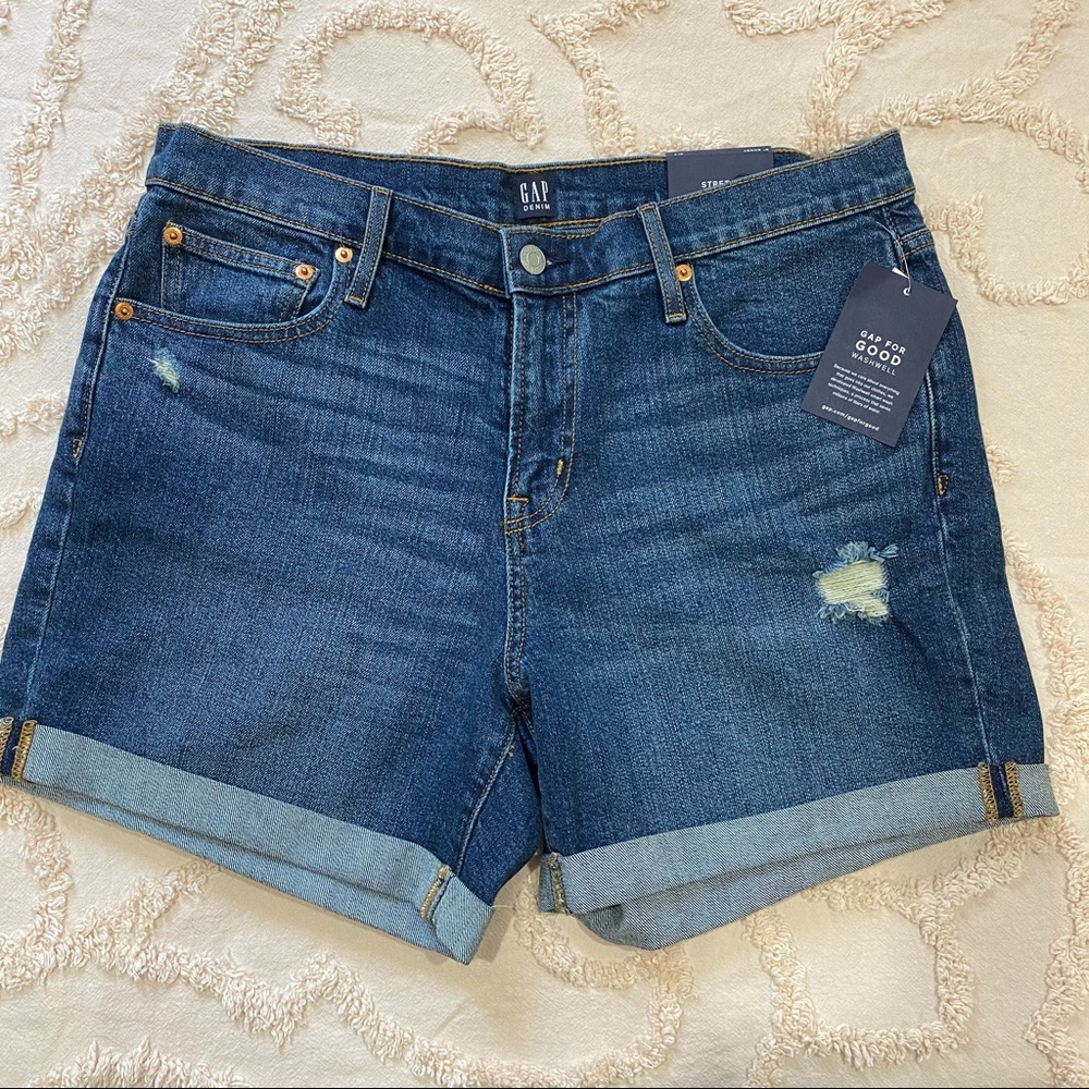 Gap Denim NWT shorts size 31